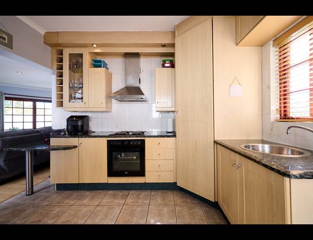 3 BEDROOM HOUSE SOLD IN HALFWAY GARDENS